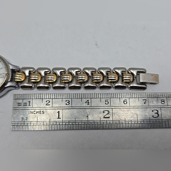 Womens Timex Watch G9 Silver Gold Two-Tone Quartz Bracelet New Battery - Picture 7 of 9